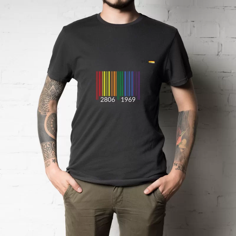 Camiseta-bandera-LGTB-Codigo